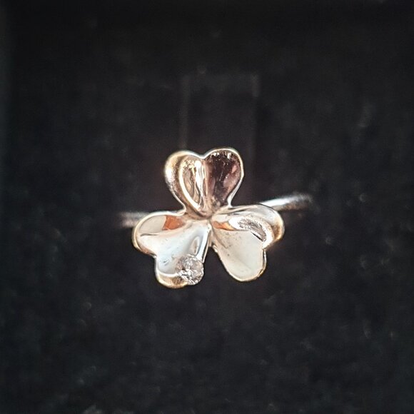 Elegant Vintage18k White Gold High-Quality Diamond Golden Dew Flower Ring - Picture 3 of 14